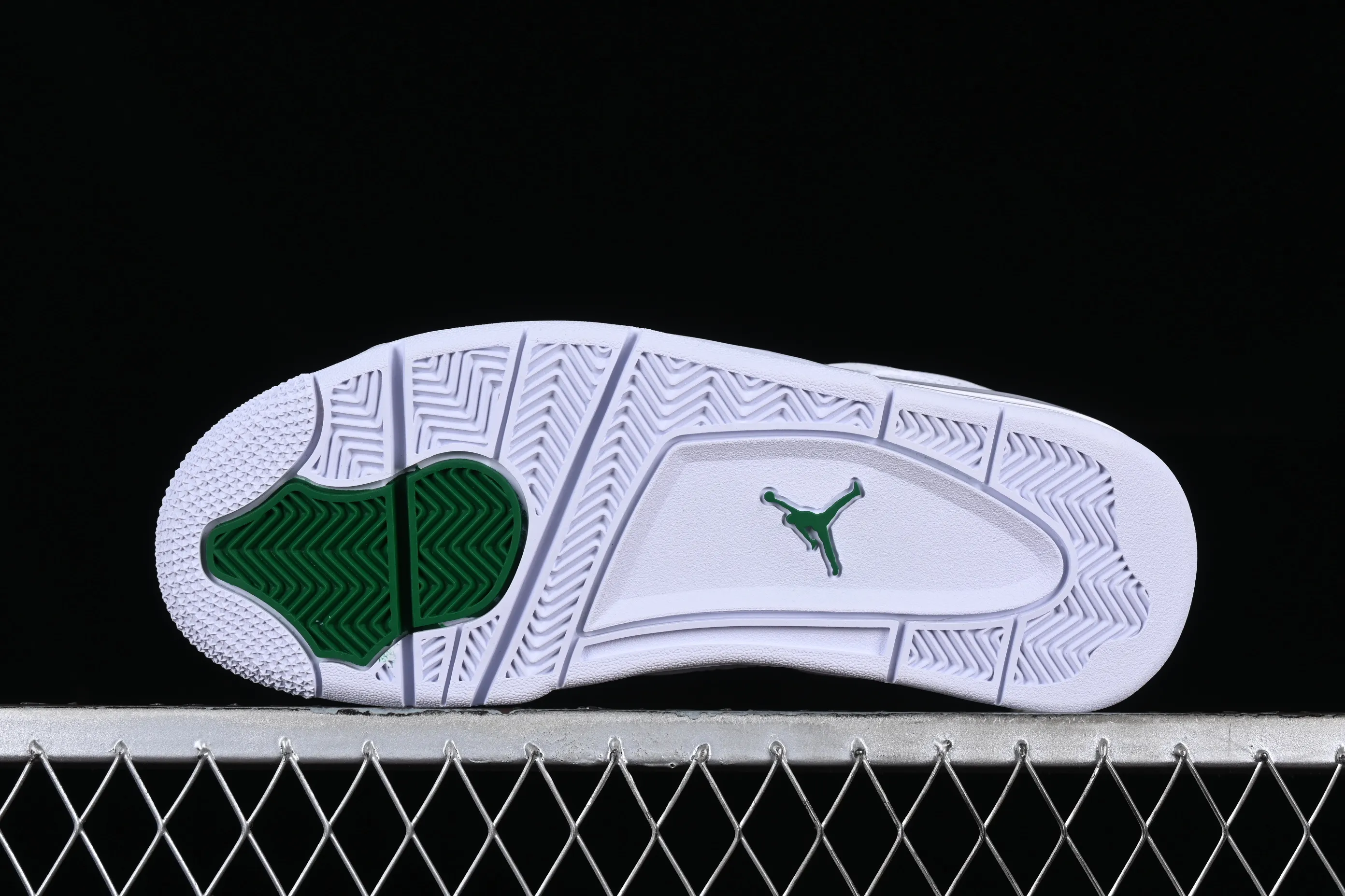 All categories Air Jordan Jordan series basketball shoes Air Jordan 4 GX foreign trade version Air Jordan 4 "Pine Green" AJ4 Joe 4 white and green first layer genuine standard CT8527-113